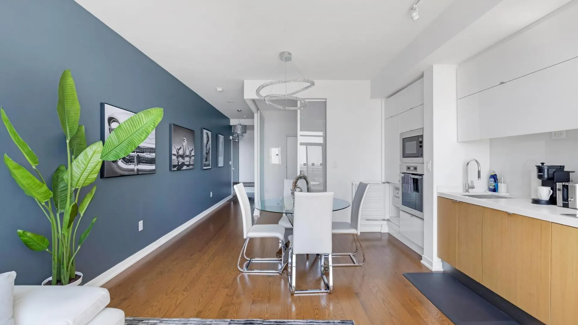 Penthouse Living Above The Skyline Apartment Toronto Canada
