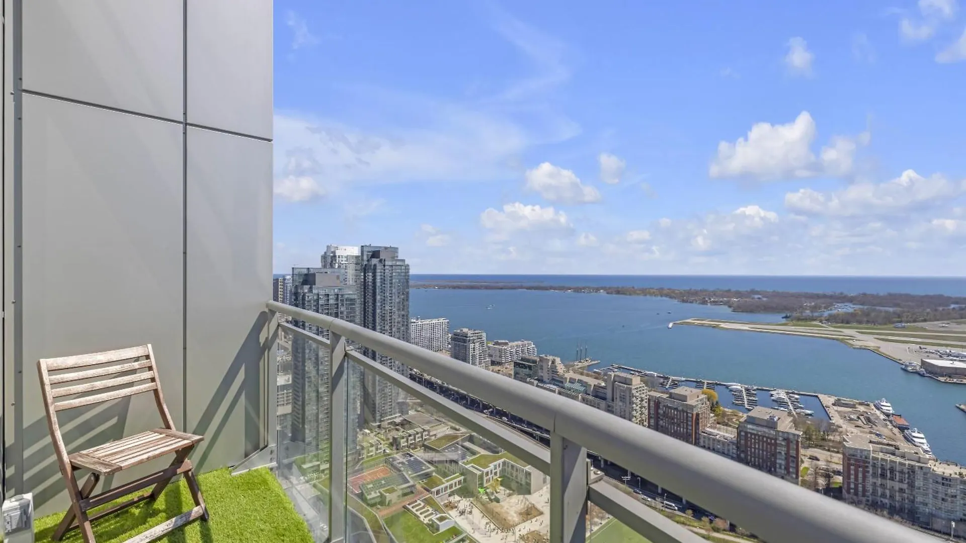 Penthouse Living Above The Skyline Apartment Toronto